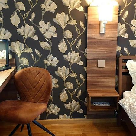 Uki-Modern Apartment With Parking ノヴィ・サド エクステリア 写真