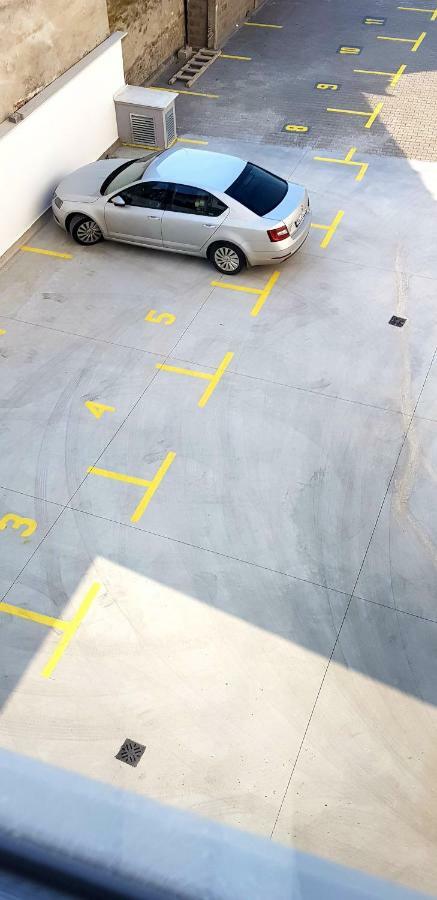 Uki-Modern Apartment With Parking ノヴィ・サド エクステリア 写真